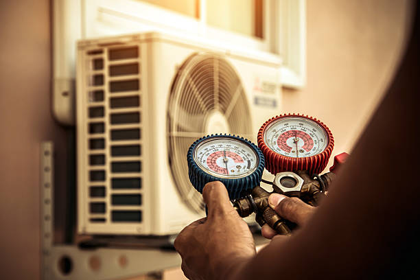 Professional Hvac Maintenance technician working in Balch Springs, TX